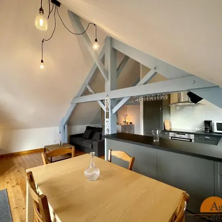 La Poste Apartment *